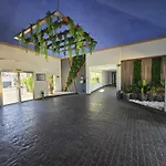 Superbe appartement avec solarium et piscine communautaire